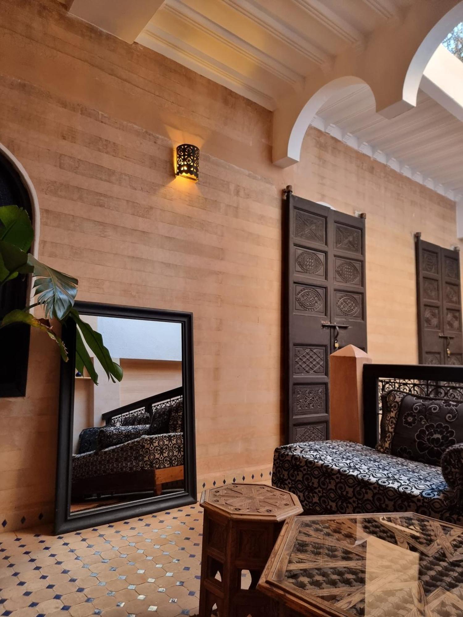 Riad Black Doors Marrakesh Exterior photo